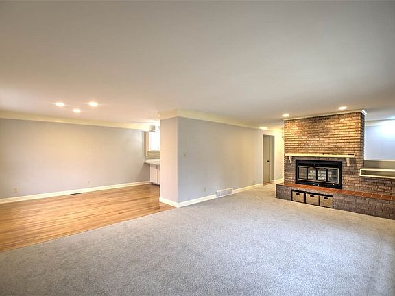 5th image of 681 W Karen Ct