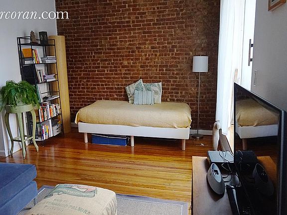 4th image of 309 W 100th St APT 5