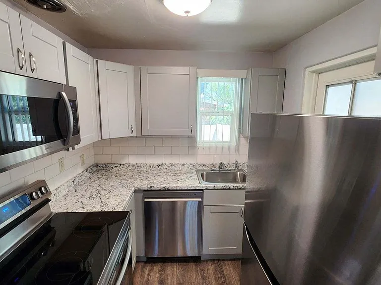 2022 N Tucson Blvd — Photo 4