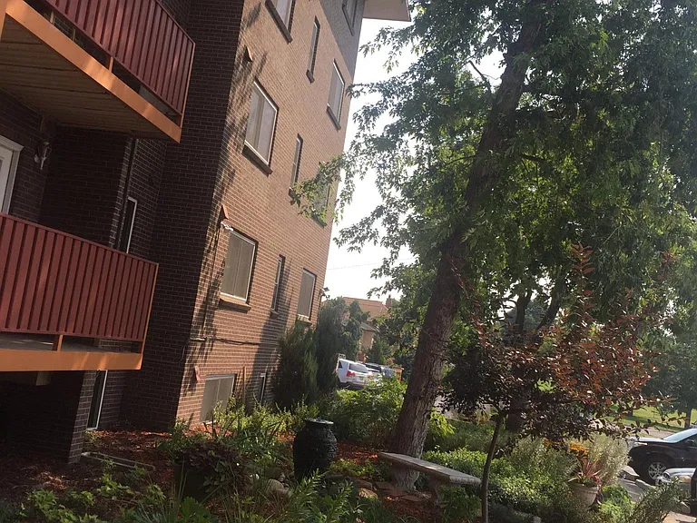 W 47th Ave — Photo 15