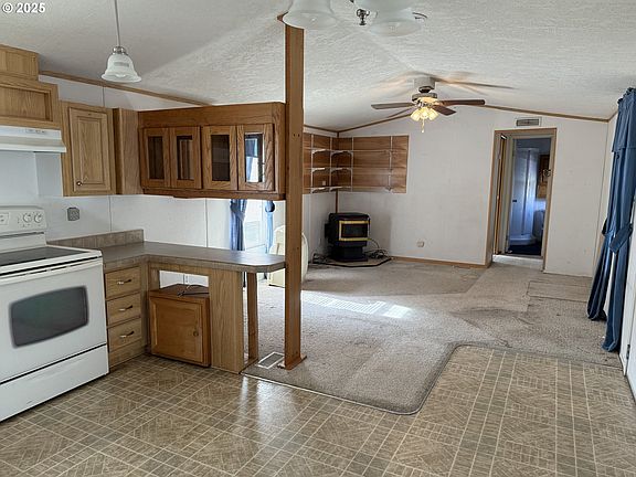 3rd image of 107 Balder Ln