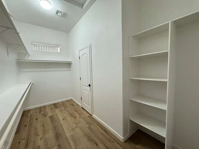 2772 Broadmoor Dr — Photo 20