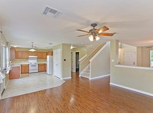 141 Brickyard Ln, Jarrell, TX 76537