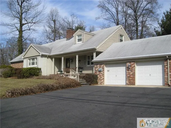 31 Mason Dr, Edison, NJ 08820