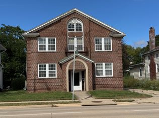1124 N Main St APT 1, Rockford, IL 61103