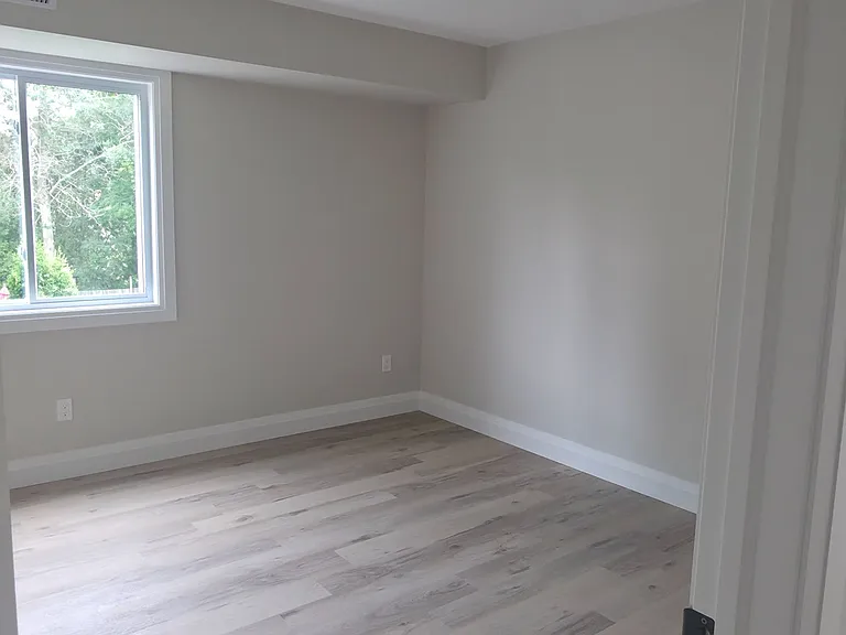 118 Scott St E #1 — Photo 10