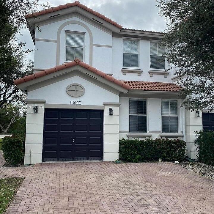 1st image of 10900 NW 78th Ter