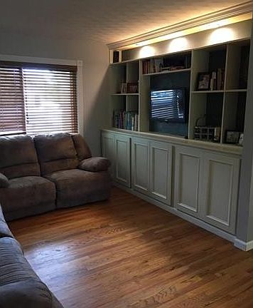 3rd image of 1220 Karen Ln