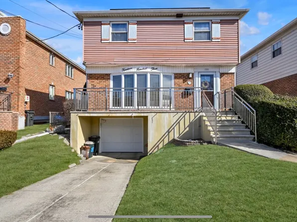 14-03 209th St, Flushing, NY 11360