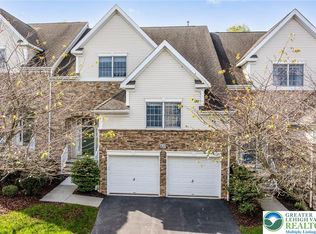 610 Quaker Ridge Ter, Easton, PA 18042