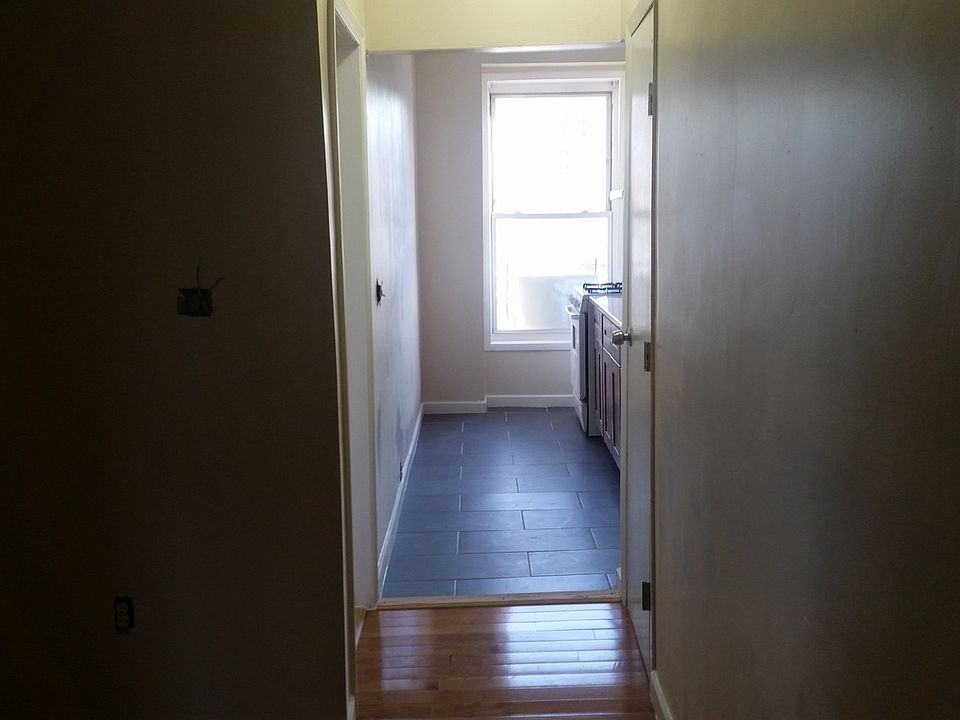 1st image of 564 Halsey St #2
