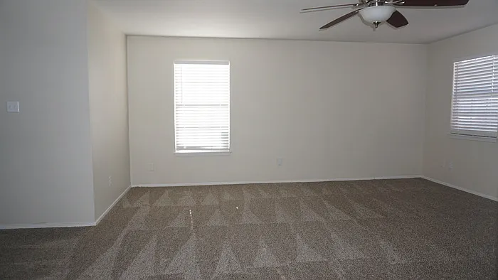 2609 Hamilton Dr — Photo 13
