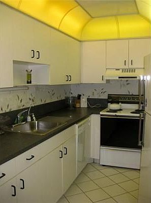 4th image of 1721 NW 20th Ave APT 102