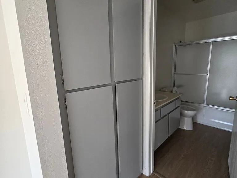 Tivoli Gardens Apartment — Photo 21