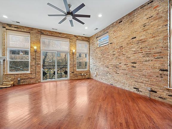 4th image of 2039 W Belmont Ave #2