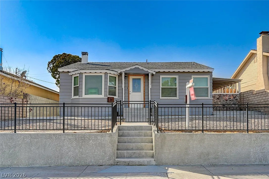 3 bed, 1.0 bath, 1880 sqft, $1,850 — Photo 1