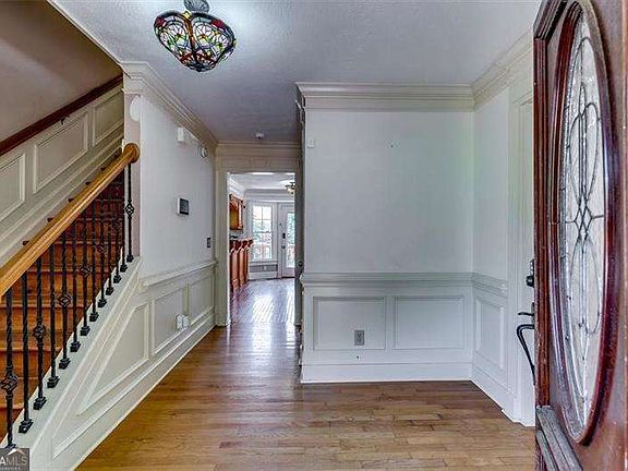 3rd image of 6963 Whispering Oaks Ct