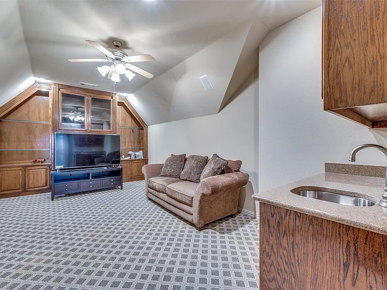 604 Promontory Dr — Photo 15