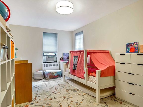 5th image of 67-71 Yellowstone Blvd #3J