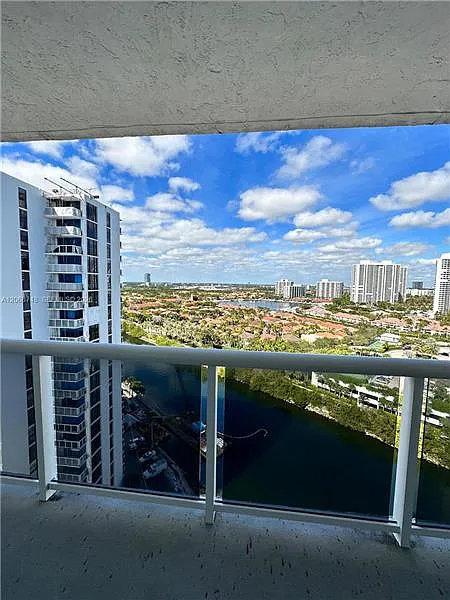 2 bed, $2,700 — Photo 4
