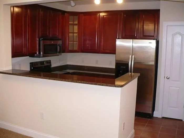 2810 Bedford Green Dr — Photo 2
