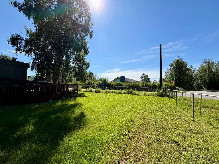 1645 Old Pioneer Way — Photo 18