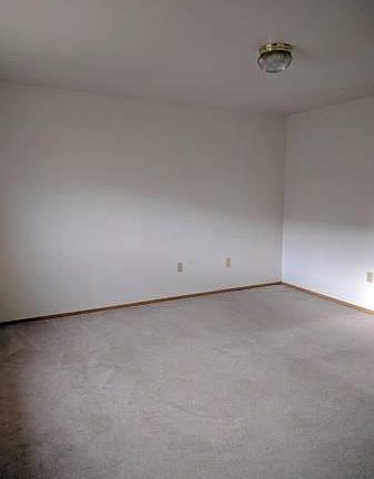 4th image of 801 SE 153rd Ave