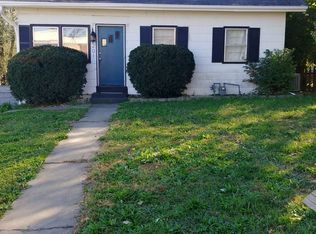 201 W 6th St, Dearborn, MO 64439