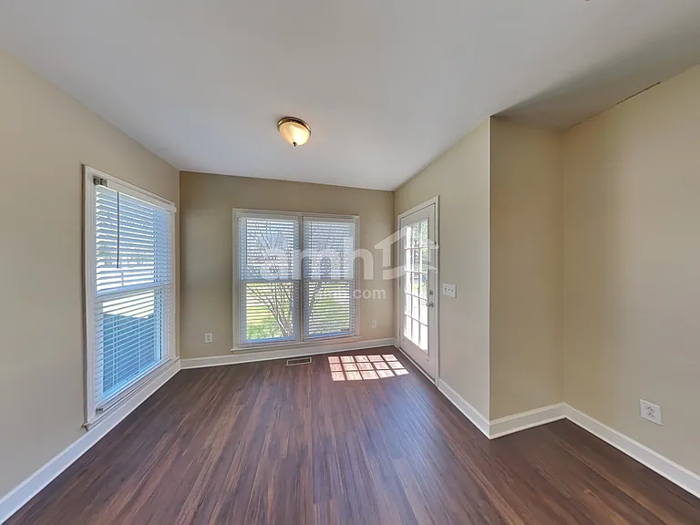 2885 Runnymeade Dr — Photo 10