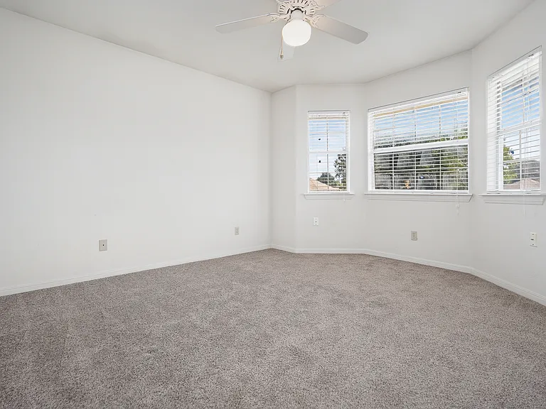 336 Lariat Cir — Photo 15