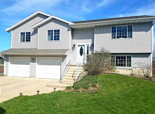 433 Norris Ct, Waterloo, IA 50701