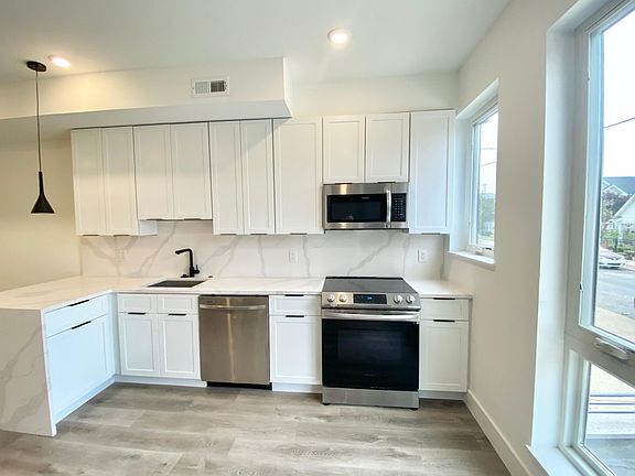 5th image of 1522 N 8th St #I