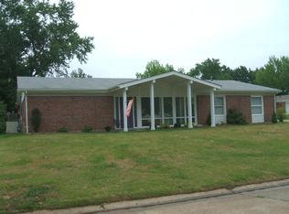 4925 Sherborne Dr, Saint Louis, MO