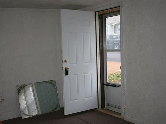 4th image of 11066 Gertrude Ave