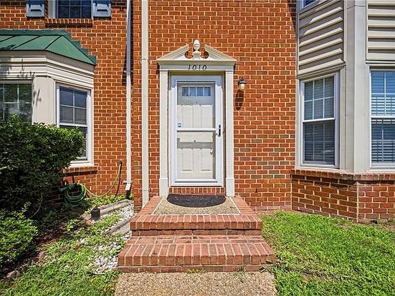 4th image of 1010 Tottenham Ln