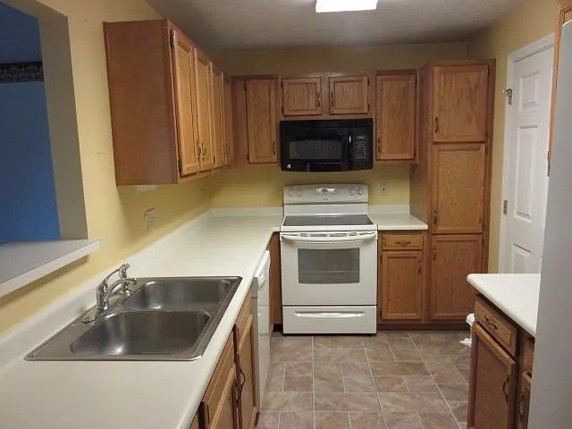 112 Dogwood Dr photo 1