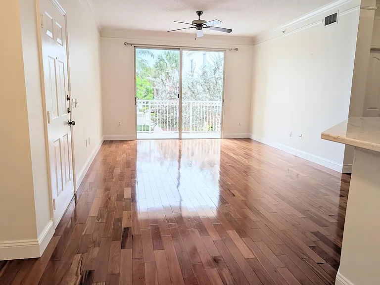 3210 Myrtlewood Cir E — Photo 4