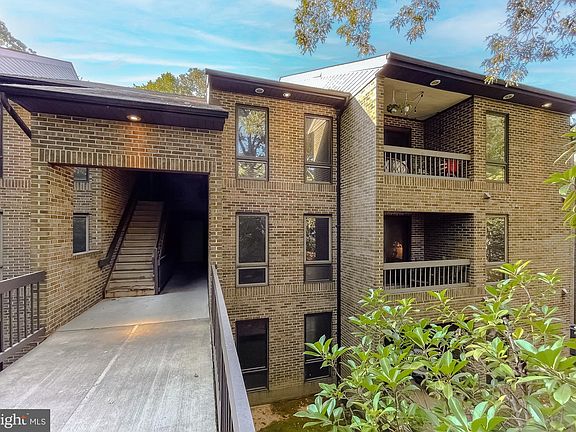 4th image of 44691 White Oak Ct #12A