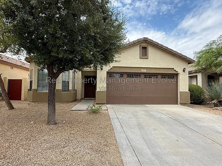 2513 W Woburn Ln — Photo 2
