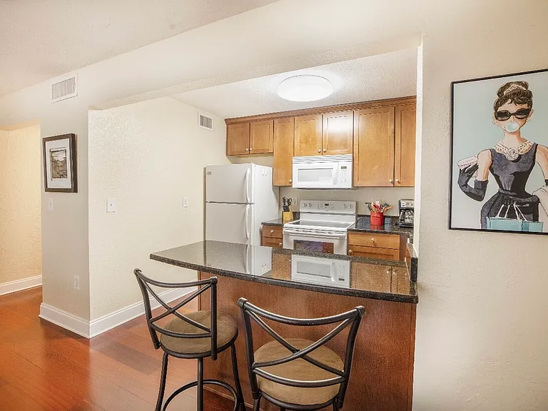 210 Dali Blvd S #303 — Photo 7