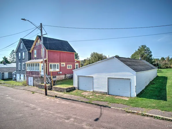 52 Senter St, Ahmeek, MI 49901