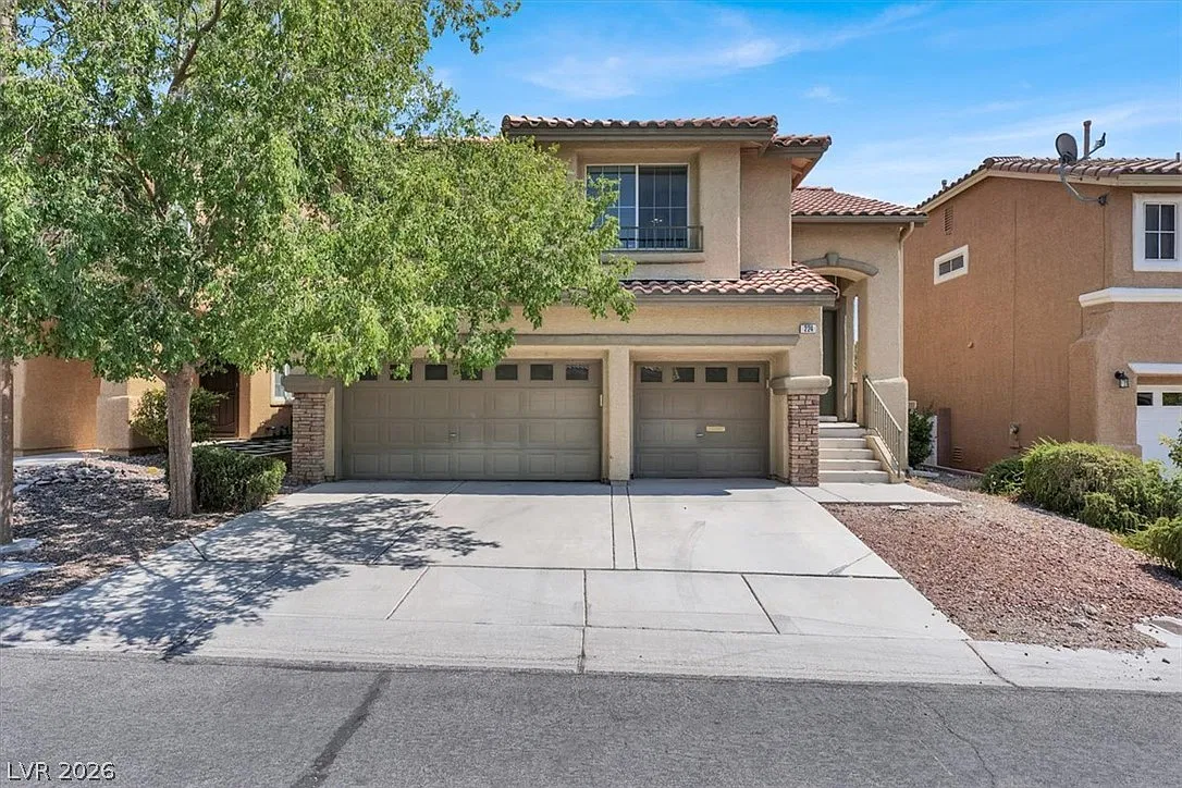 3 bed, 2.5 bath, 2079 sqft, $2,595 — Photo 1