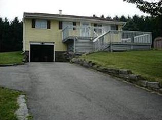 637 College Lodge Rd, Indiana, PA 15701