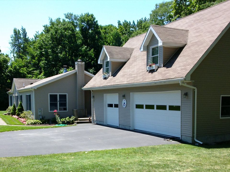 2nd image of 30 Hover Rd