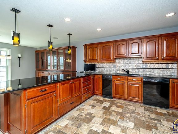 5th image of 721 E 1650th Rd