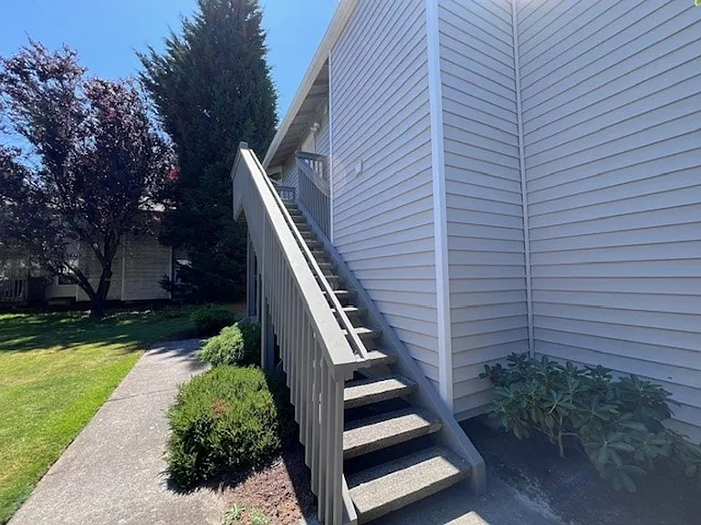 5684 Eagle Pkwy — Photo 20