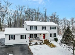 4 Hoover Dr, Middletown, NY 10940