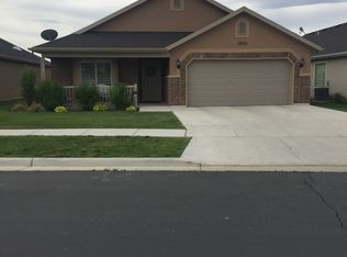 1905 W Park Dr, Syracuse, UT 84075