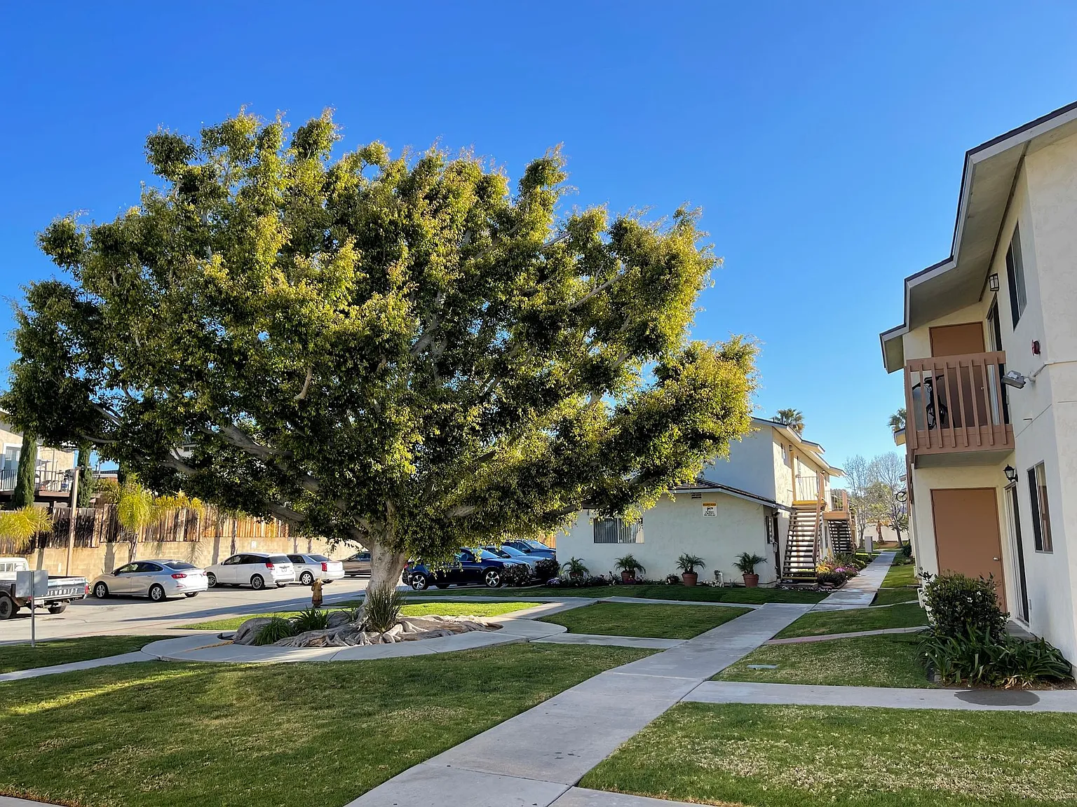 Burkhart Apartments — Photo 2