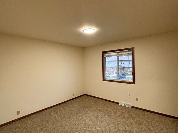 5th image of 101 Pine Meadow Ct #19734909